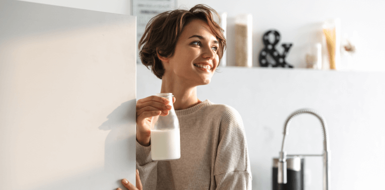 What Does Almond Milk Taste Like & Why It Is So Good